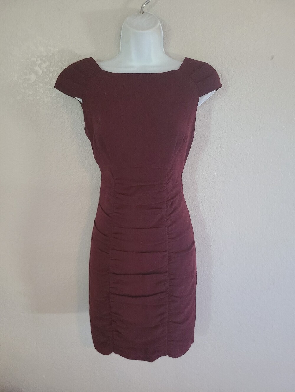Nanette Lepore Wine Burgundy Ruched Cap-Sleeve Sheath Dress Cocktail Fitted